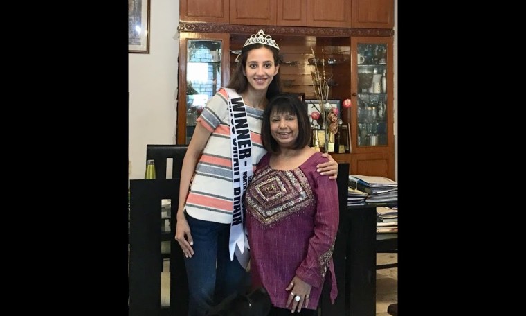 Thanking her Pageant Coach Rita Gangwani- Miss Amar Ujala 2018 Siddhi Sidhmukh Thanking her Pageant Coach Rita Gangwani- Miss Amar Ujala 2018 Siddhi Sidhmukh