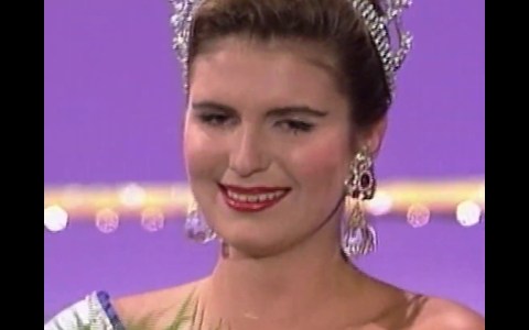 CROWNING MOMENT: Miss Universe 1992 CROWNING MOMENT: Miss Universe 1992