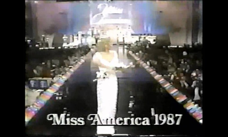 Miss America 1987- Crowning: Kellye Cash, Miss Tennessee Miss America 1987- Crowning: Kellye Cash, Miss Tennessee