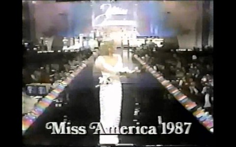 Miss America 1987- Crowning: Kellye Cash, Miss Tennessee Miss America 1987- Crowning: Kellye Cash, Miss Tennessee