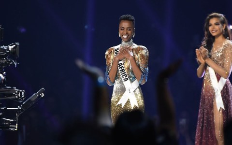 Miss Universe 2019: South Africa's Zozibini Tunzi Wins the Crown! Miss Universe 2019: South Africa's Zozibini Tunzi Wins the Crown!