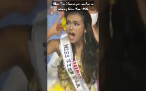 ICONIC REACTION OF A TEENAGE GIRL WINNING A CROWN (#missteenusa) ICONIC REACTION OF A TEENAGE GIRL WINNING A CROWN (#missteenusa)