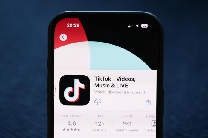 TikTok is back in Apple App Store and Google Play Store in the US TikTok is back in Apple App Store and Google Play Store in the US