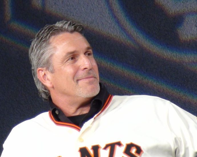 Photo credit: togetherweregiants.com The Weekend Wrap: GNU Negotiations Exposed, Halloween’s Political Echoes, and the Subtle Strength of Human Connection