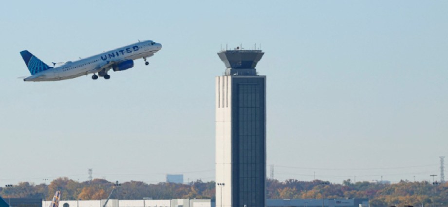 US Air Traffic Controllers Issue Dire Warning, Demand Immediate End to Government Shutdown US Air Traffic Controllers Issue Dire Warning, Demand Immediate End to Government Shutdown