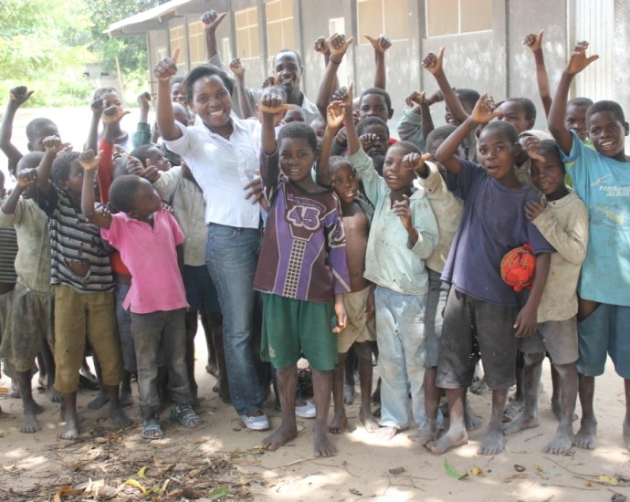 Photo credit: www.worldvision.org.uk Mozambican Youth Forge Their Future Through Social Transformation