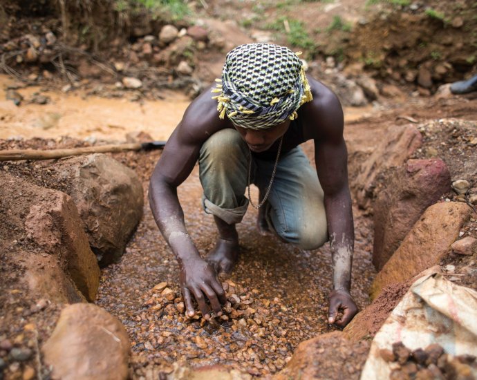 Photo credit: www.newsweek.com Africa By Dropping Conflict Minerals ...