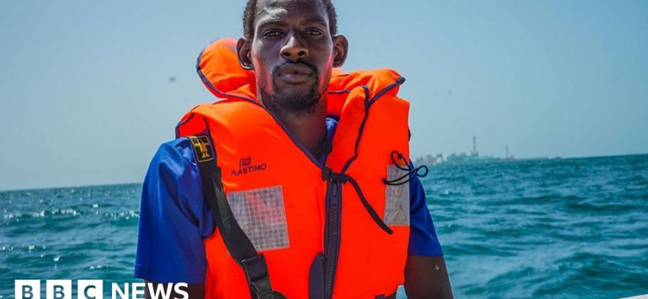 Saint-Louis fishermen struggle as BP gas project shrinks Senegal’s vital fish stocks Saint-Louis fishermen struggle as BP gas project shrinks Senegal’s vital fish stocks