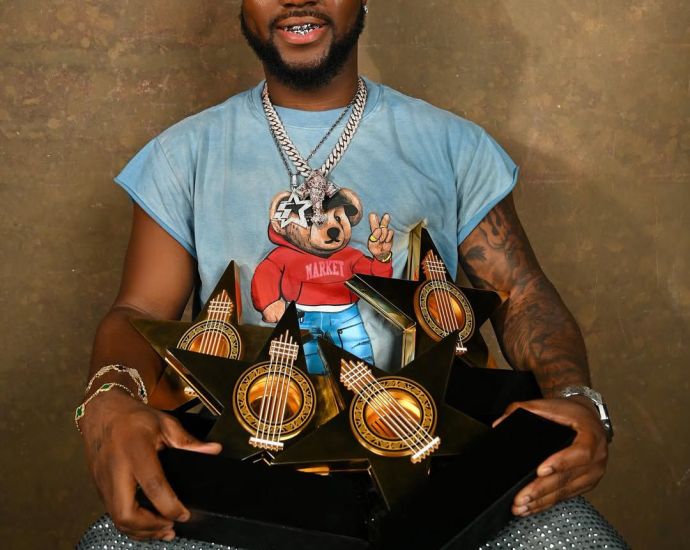 King Promise Pledges Full Sponsorship for Publicist’s Master’s Degree After TGMA Victory King Promise Pledges Full Sponsorship for Publicist’s Master’s Degree After TGMA Victory