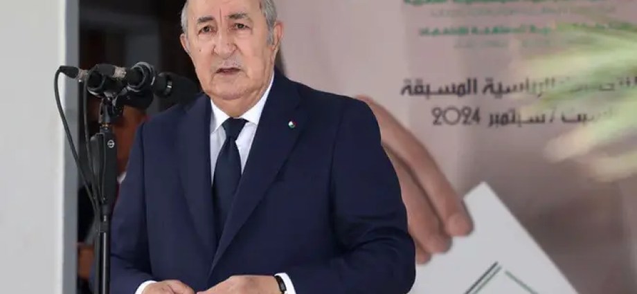 Algerian President Tasks Prime Minister with Forming New Government Algerian President Tasks Prime Minister with Forming New Government