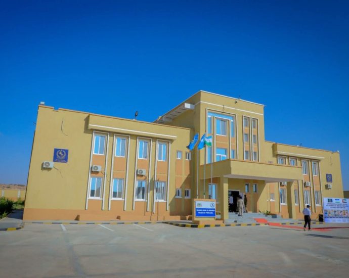 Madaxweyne Deni oo daahfuray xarumo boolis oo cusub – Puntland Post Madaxweyne Deni oo daahfuray xarumo boolis oo cusub – Puntland Post