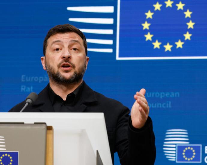 Ukraine : Kiev et les dirigeants européens cherchent une réponse au plan Trump Ukraine : Kiev et les dirigeants européens cherchent une réponse au plan Trump