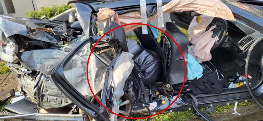 Photo credit: au.news.yahoo.com Deadly Crash in Tlemcen: One Killed, Five Injured as Car Swerves into Tunnel Sign