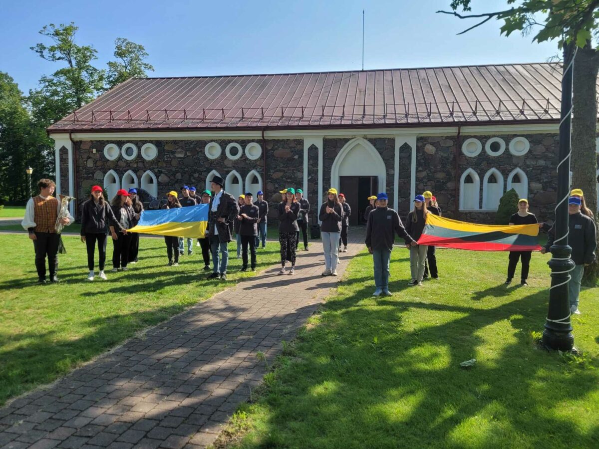 Karo garsus pakeisti muzika Karo garsus pakeisti muzika