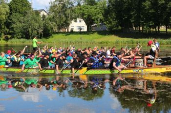Drakonų valčių lenktynės Ėriškiuose „Vienybėje – jėga“ Drakonų valčių lenktynės Ėriškiuose „Vienybėje – jėga“