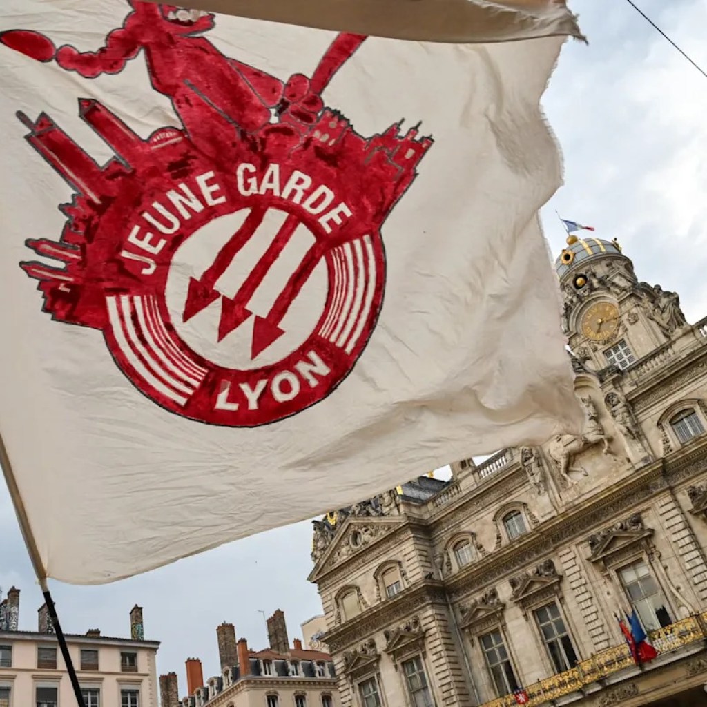 Mort de Quentin: la Jeune garde assure qu’elle « ne saurait être tenue pour responsable » de « ces tragiques événements » Mort de Quentin: la Jeune garde assure qu’elle « ne saurait être tenue pour responsable » de « ces tragiques événements »