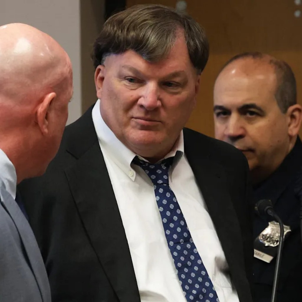 Le tueur en série présumé de Gilgo Beach plaide coupable pour le meurtre de sept femmes retrouvées démembrées le long des plages de New York Le tueur en série présumé de Gilgo Beach plaide coupable pour le meurtre de sept femmes retrouvées démembrées le long des plages de New York