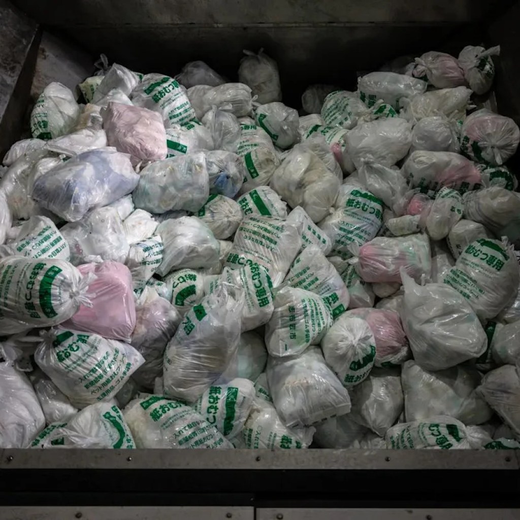 Le Japon jette de plus en plus de couches sales et veut désormais les recycler Le Japon jette de plus en plus de couches sales et veut désormais les recycler