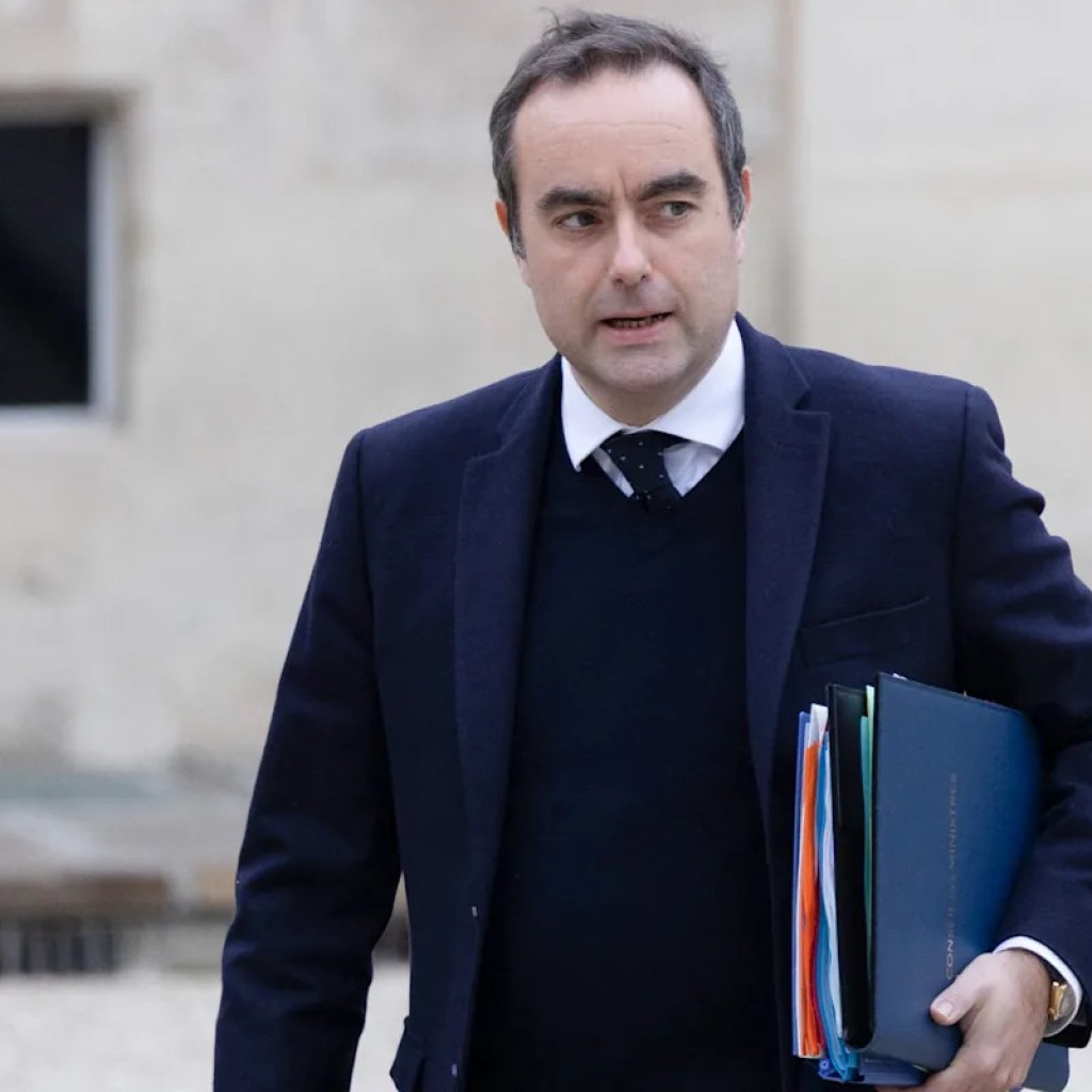 Motions de censure: Sébastien Lecornu fustige des « postures cyniques partisanes » qui « retardent les discussions budgétaires » Motions de censure: Sébastien Lecornu fustige des « postures cyniques partisanes » qui « retardent les discussions budgétaires »