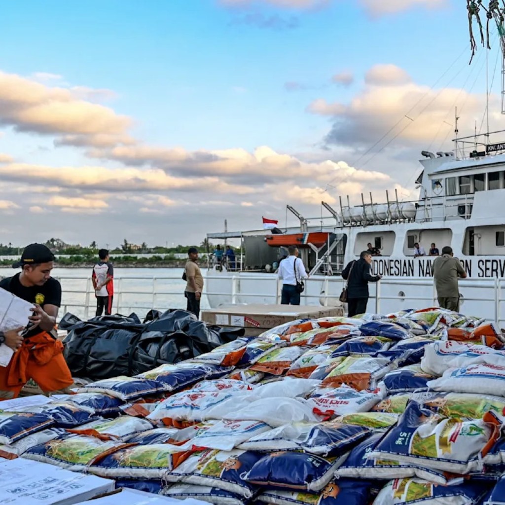 Près de 1.200 morts dans les inondations en Asie du Sud-Est, une course contre la montre s’engage pour venir en aide aux survivants Près de 1.200 morts dans les inondations en Asie du Sud-Est, une course contre la montre s’engage pour venir en aide aux survivants