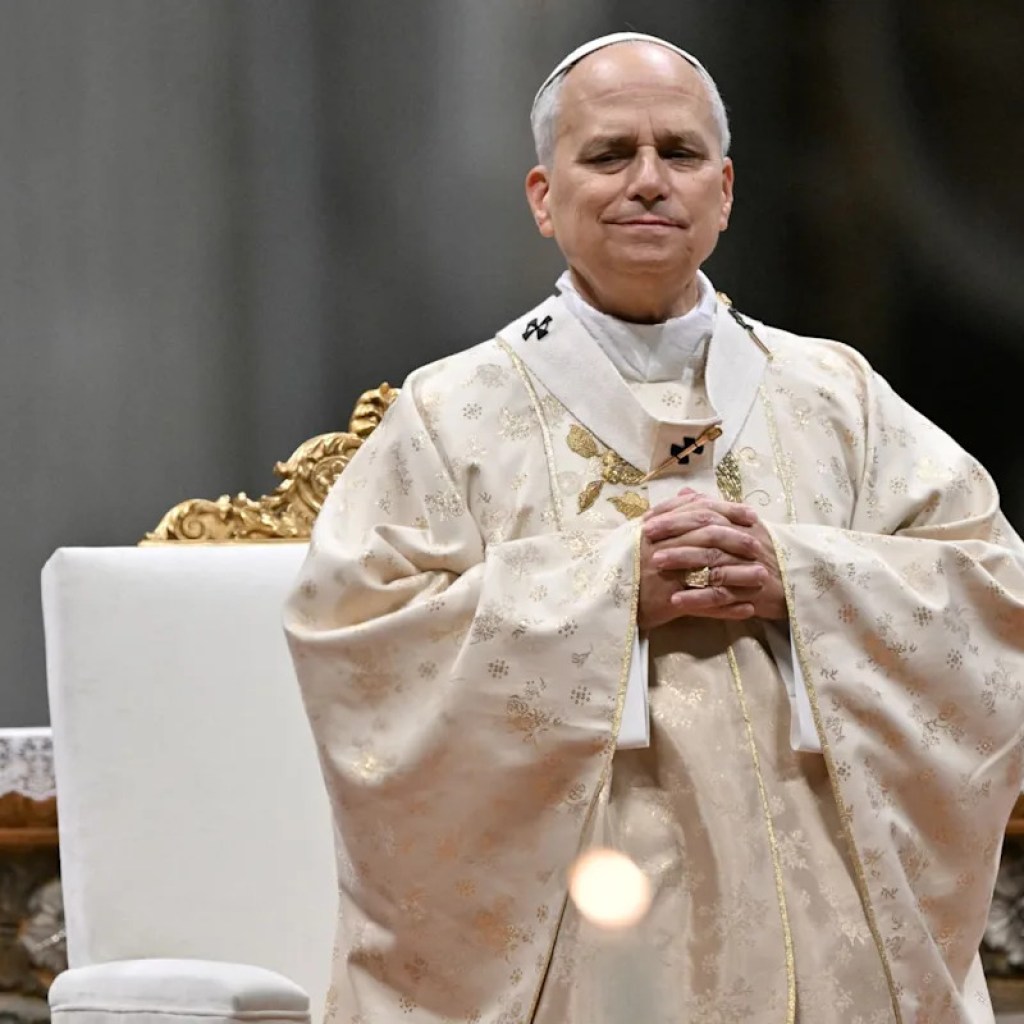 Lors de la messe de Noël, le pape Léon XIV s’inquiète des « blessures ouvertes » laissées par les guerres Lors de la messe de Noël, le pape Léon XIV s’inquiète des « blessures ouvertes » laissées par les guerres