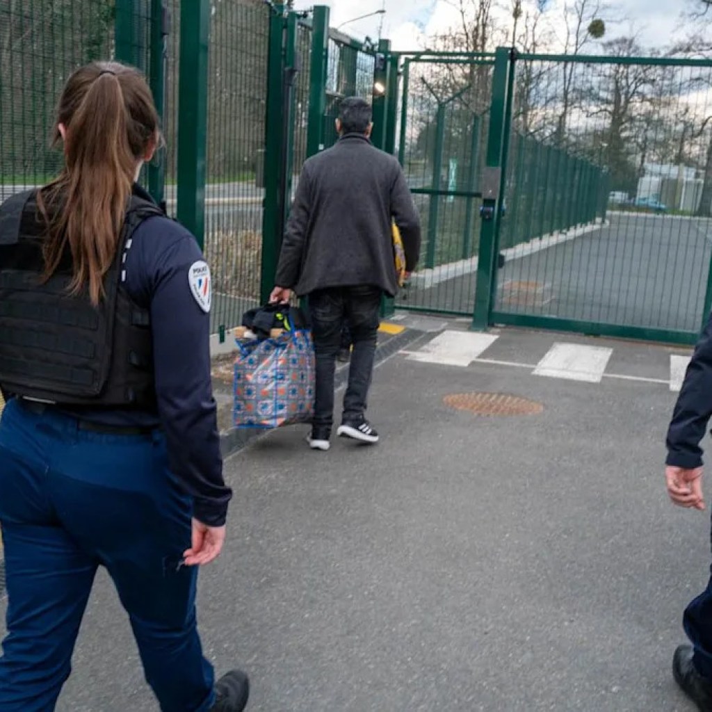 « Les Enfermé.es » 6/6 : la sortie de prison, aussi angoissante que désirée pour les détenus « Les Enfermé.es » 6/6 : la sortie de prison, aussi angoissante que désirée pour les détenus