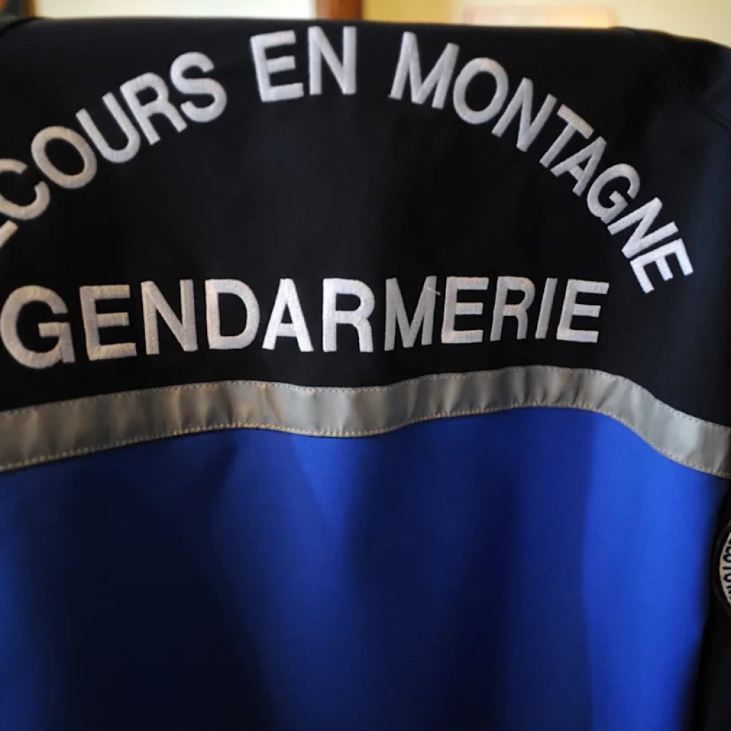 Un alpiniste meurt dans le massif du Mont-Blanc après une chute de pierres, un autre grièvement blessé Un alpiniste meurt dans le massif du Mont-Blanc après une chute de pierres, un autre grièvement blessé