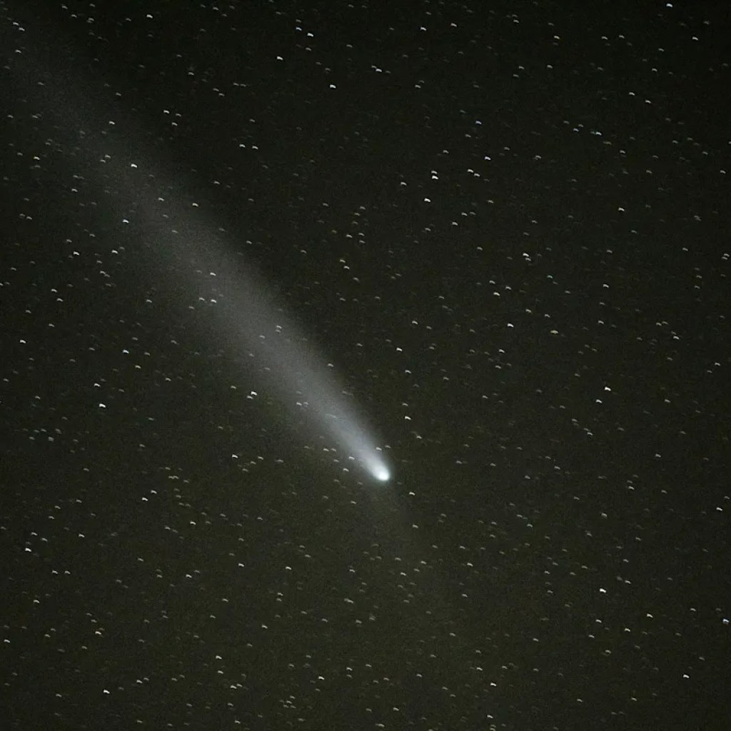 La comète 3I/ATLAS rejette d’énormes quantités d’eau, selon une nouvelle étude La comète 3I/ATLAS rejette d’énormes quantités d’eau, selon une nouvelle étude