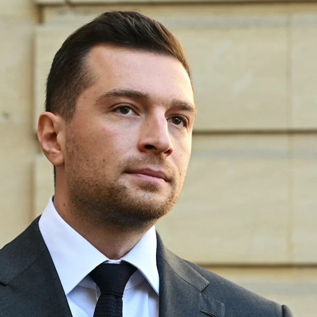 Jordan Bardella se dit opposé à la taxe Zucman et sa version allégée Jordan Bardella se dit opposé à la taxe Zucman et sa version allégée