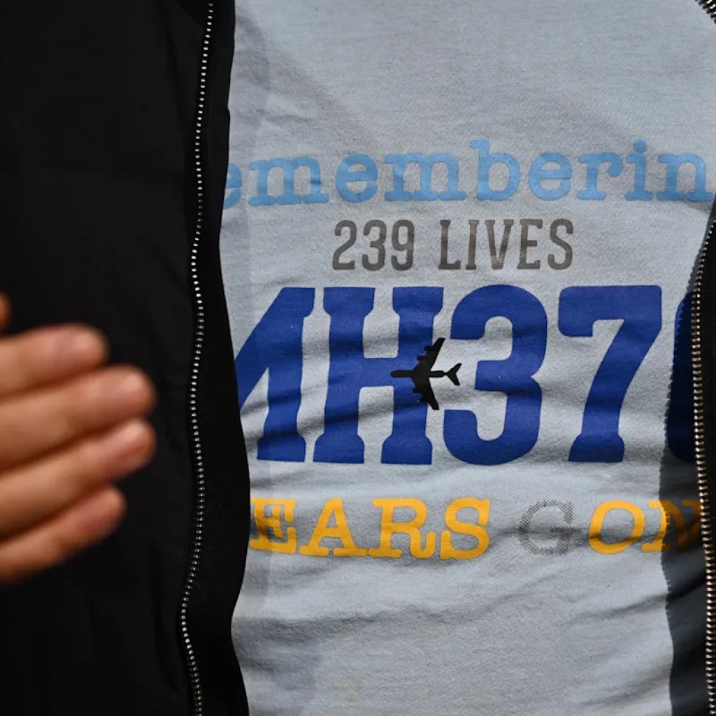 Disparition du vol MH370: des proches de disparus demandent la prolongation des recherches stoppées en janvier dernier Disparition du vol MH370: des proches de disparus demandent la prolongation des recherches stoppées en janvier dernier