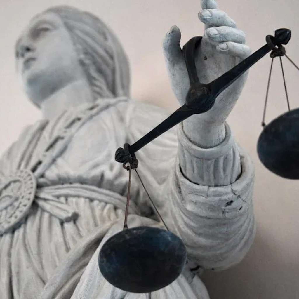 Un homme condamné à 18 ans de prison pour avoir violé des adolescents après les avoir piégés en ligne dans le Doubs Un homme condamné à 18 ans de prison pour avoir violé des adolescents après les avoir piégés en ligne dans le Doubs