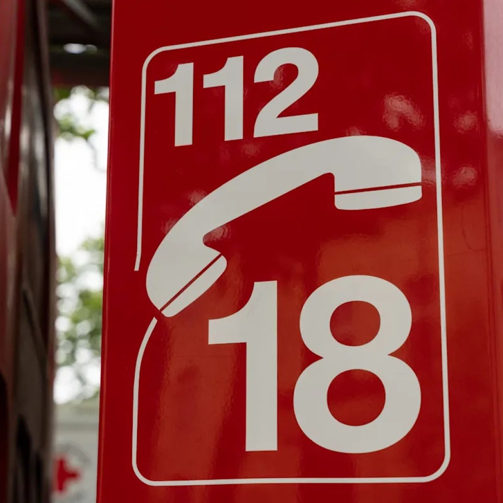 Quatre jeunes garçons de 16 à 18 ans meurent dans un accident de la route dans la Marne Quatre jeunes garçons de 16 à 18 ans meurent dans un accident de la route dans la Marne