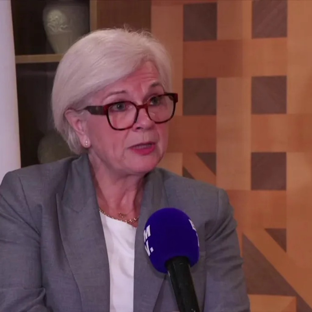 DOCUMENT BFMTV. « Nous sommes dans une logique totalement défensive »: la ministre des Armées Catherine Vautrin souligne l' »effort militaire important » de la France dans les pays du Golfe DOCUMENT BFMTV. « Nous sommes dans une logique totalement défensive »: la ministre des Armées Catherine Vautrin souligne l' »effort militaire important » de la France dans les pays du Golfe