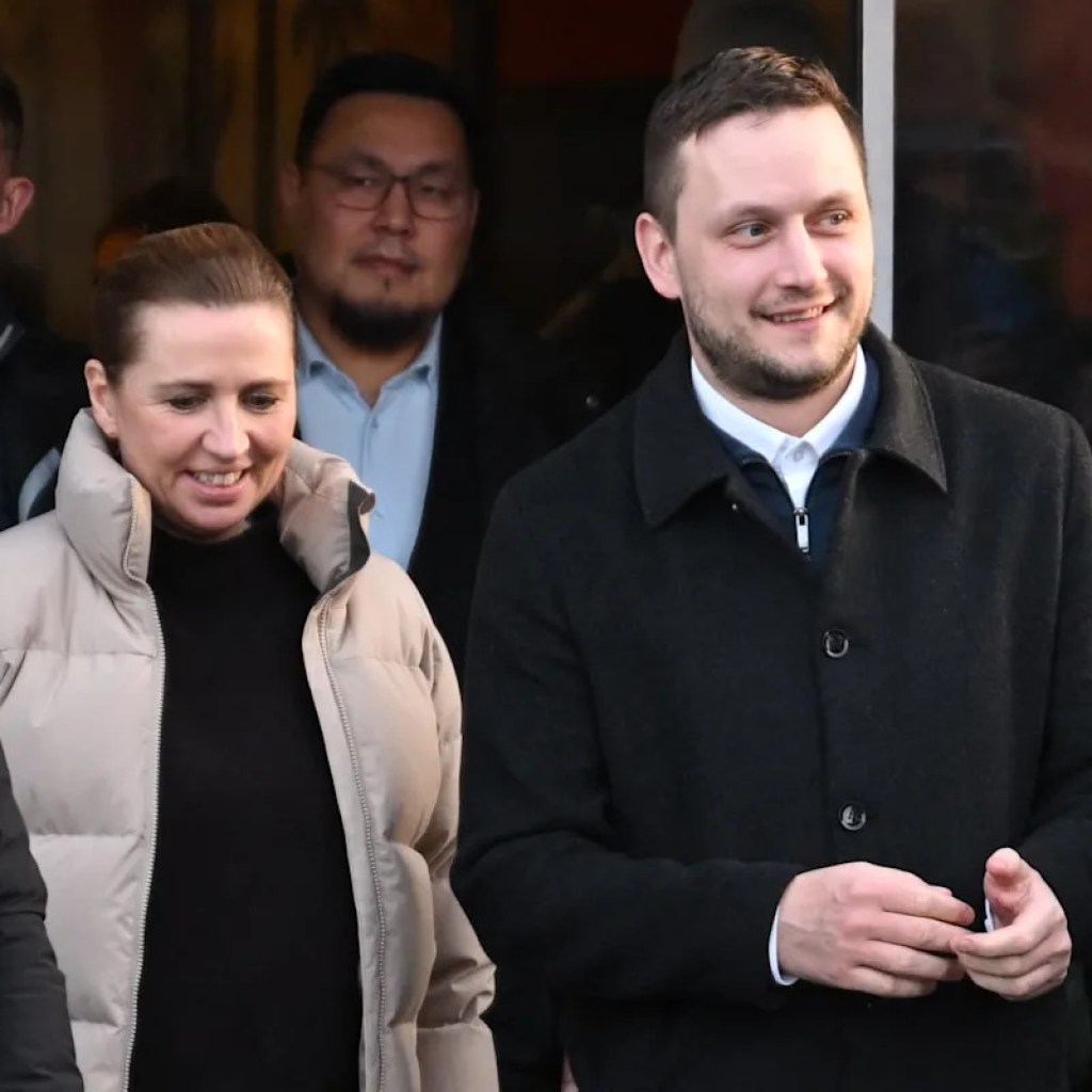 INFO BFMTV. Emmanuel Macron reçoit les premiers ministres du Groenland et du Danemark ce mercredi INFO BFMTV. Emmanuel Macron reçoit les premiers ministres du Groenland et du Danemark ce mercredi