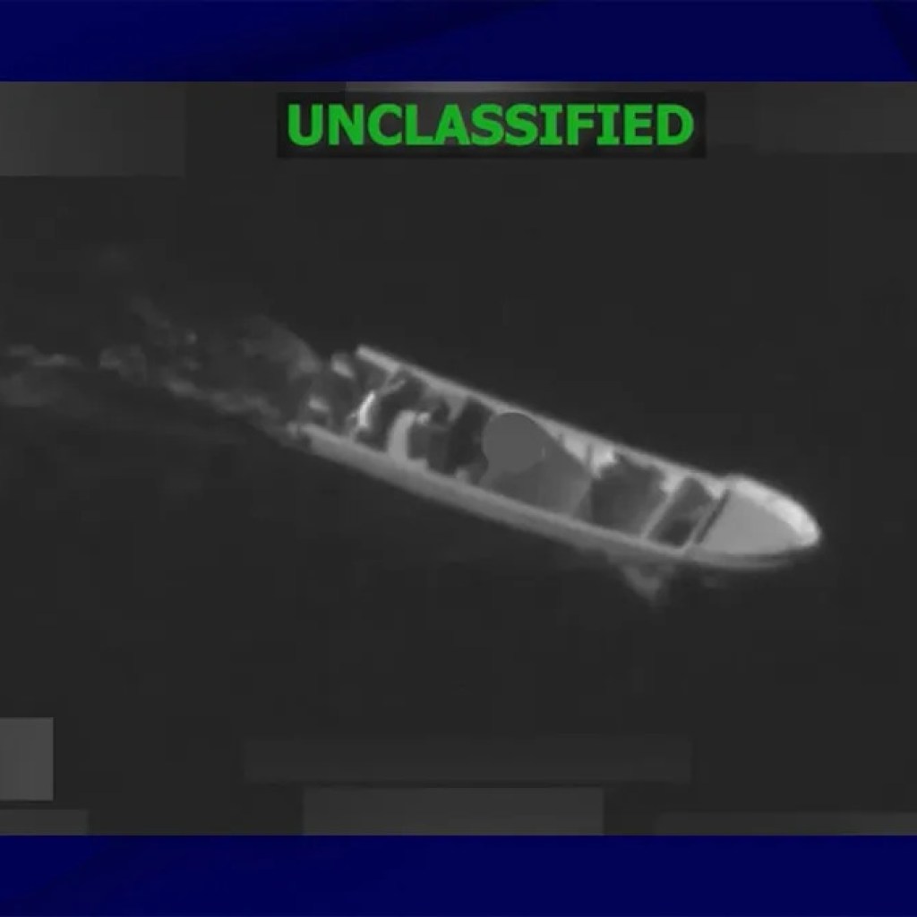 Cinq personnes décrites comme « narcoterroristes » tuées dans de nouvelles frappes américaines contre des bateaux dans le Pacifique Cinq personnes décrites comme « narcoterroristes » tuées dans de nouvelles frappes américaines contre des bateaux dans le Pacifique