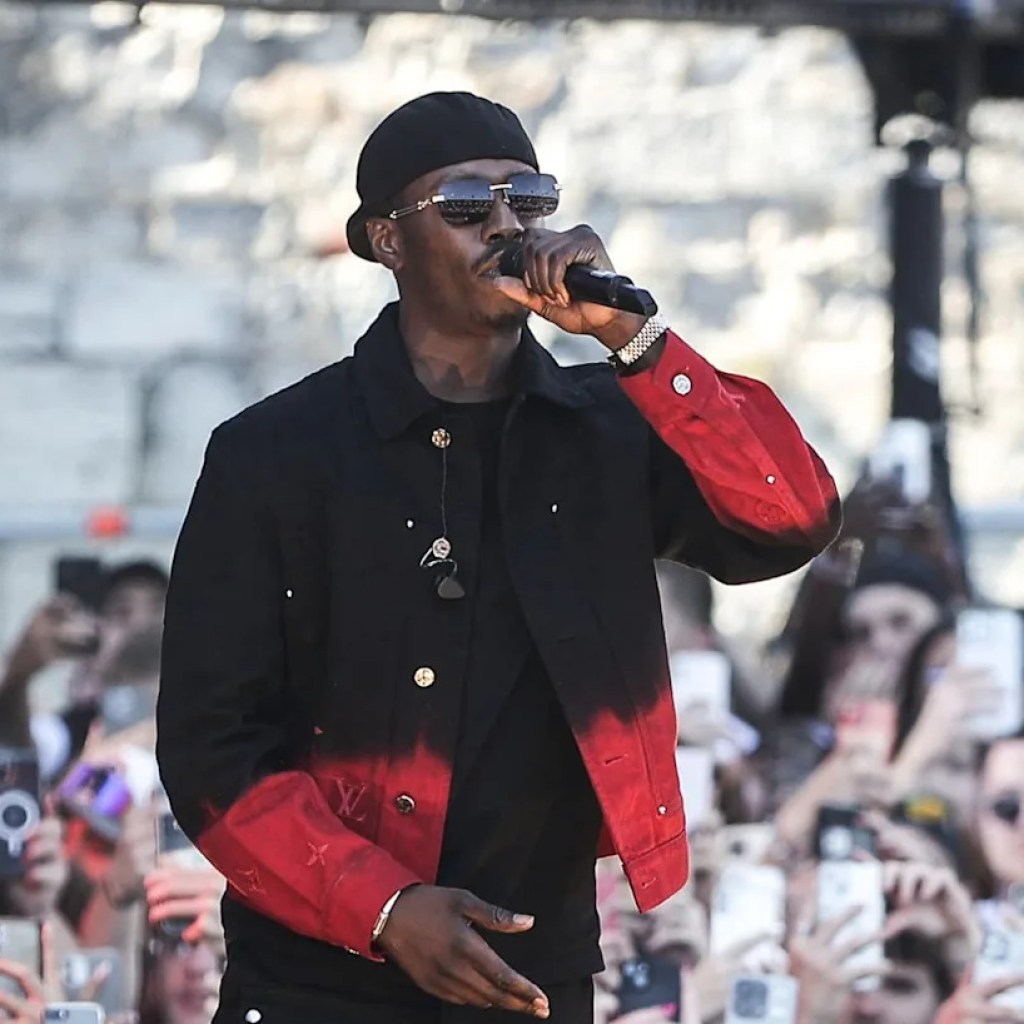 le procès pour violences de son producteur renvoyé à janvier le procès pour violences de son producteur renvoyé à janvier