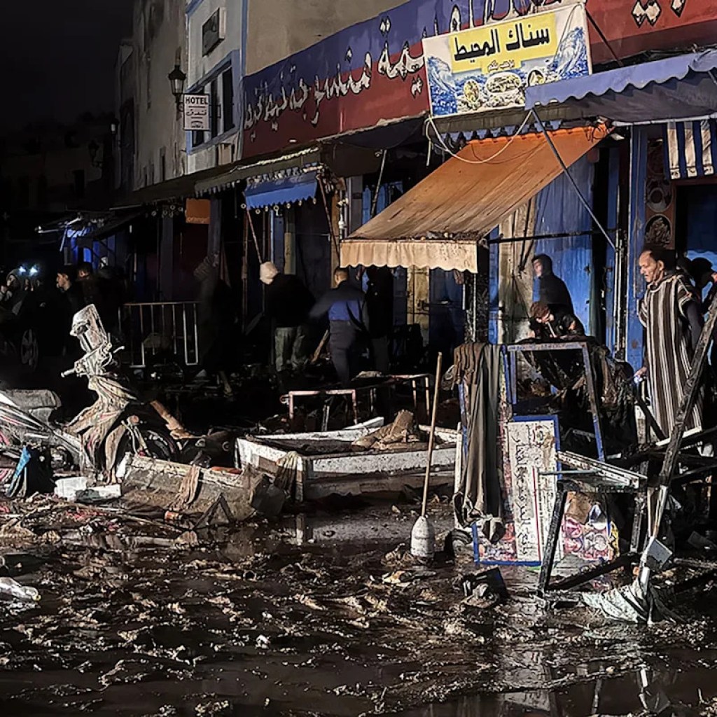 Une « journée noire »: au moins 21 morts après des crues soudaines dans une ville côtière du Maroc Une « journée noire »: au moins 21 morts après des crues soudaines dans une ville côtière du Maroc