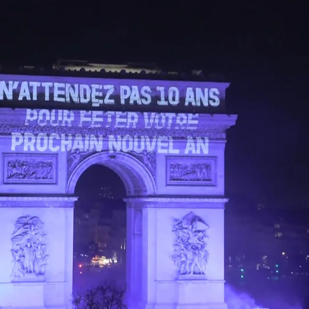 « Pas d’alcool ou de drogues au volant »: l’association Antoine Alléno projette un message de prévention routière sur l’Arc de triomphe juste avant 2026 « Pas d’alcool ou de drogues au volant »: l’association Antoine Alléno projette un message de prévention routière sur l’Arc de triomphe juste avant 2026