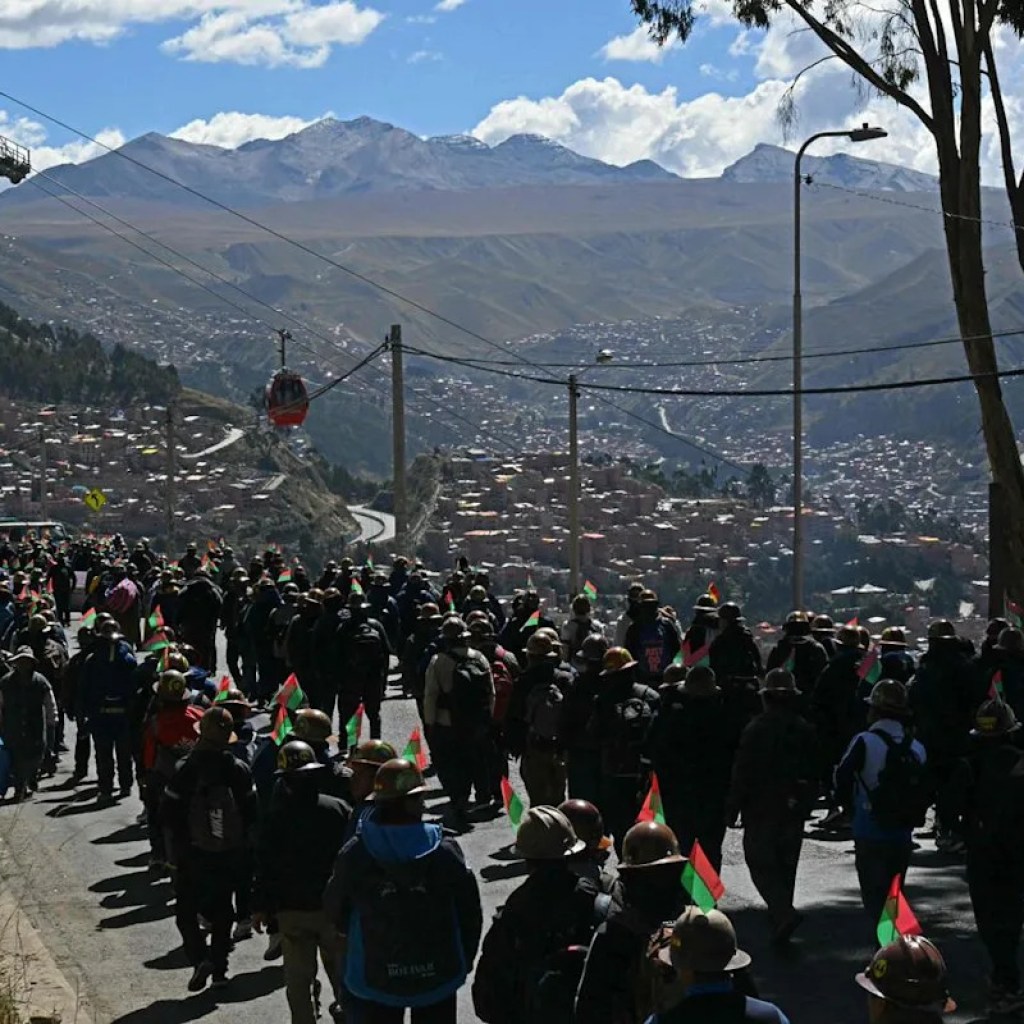 En Bolivie, manifestations et barrages routiers font craindre “une déstabilisation de l’État” En Bolivie, manifestations et barrages routiers font craindre “une déstabilisation de l’État”