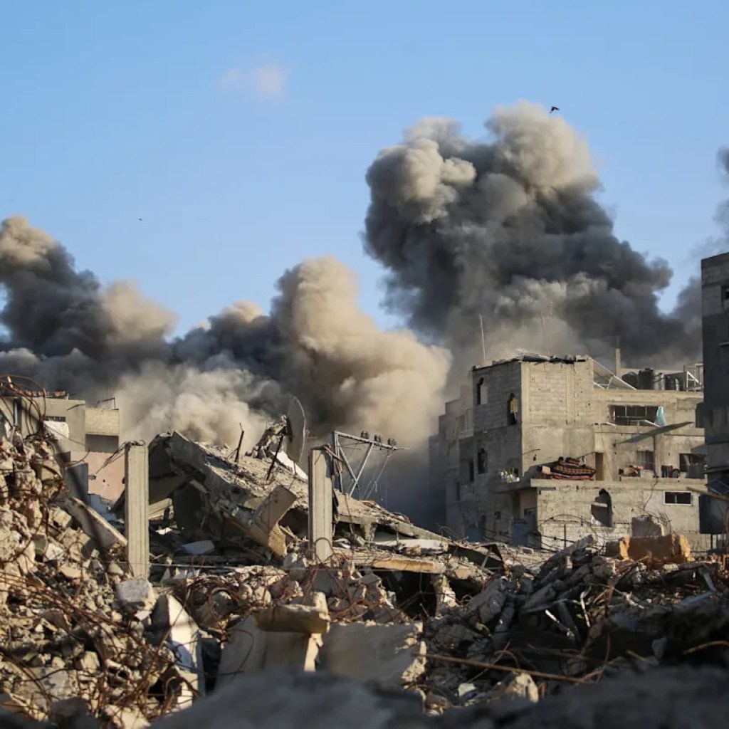 Israël mène de nouvelles frappes dans le sud de la bande de Gaza, la Défense civile dénonce la mort de 15 personnes Israël mène de nouvelles frappes dans le sud de la bande de Gaza, la Défense civile dénonce la mort de 15 personnes