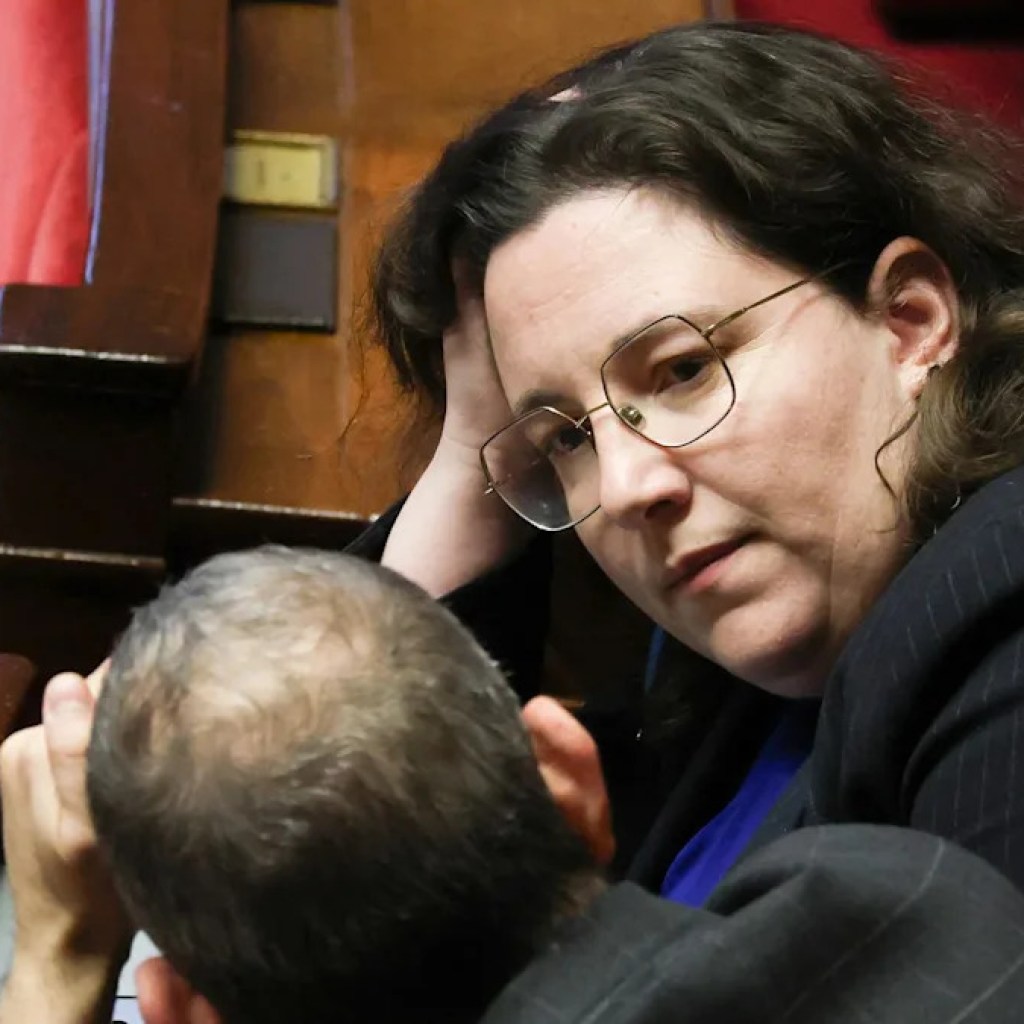 Avant le vote du budget de la Sécu à l’Assemblée, Matignon dément tout « chantage » fait aux Écologistes Avant le vote du budget de la Sécu à l’Assemblée, Matignon dément tout « chantage » fait aux Écologistes