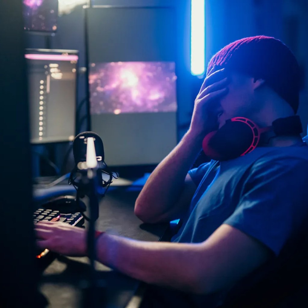 Atteint d’un grave cancer, un streameur se fait voler les 27 300 euros qu’il avait collectés en ligne pour financer son traitement Atteint d’un grave cancer, un streameur se fait voler les 27 300 euros qu’il avait collectés en ligne pour financer son traitement