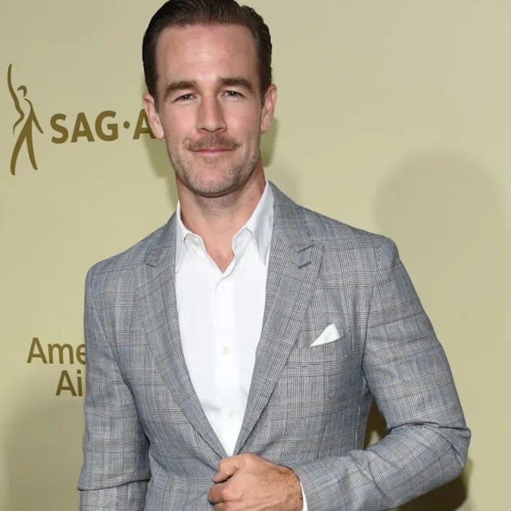 James Van Der Beek: la vente de ses souvenirs de « Dawson » pour financer son traitement contre le cancer lui rapporte 47.000 dollars James Van Der Beek: la vente de ses souvenirs de « Dawson » pour financer son traitement contre le cancer lui rapporte 47.000 dollars