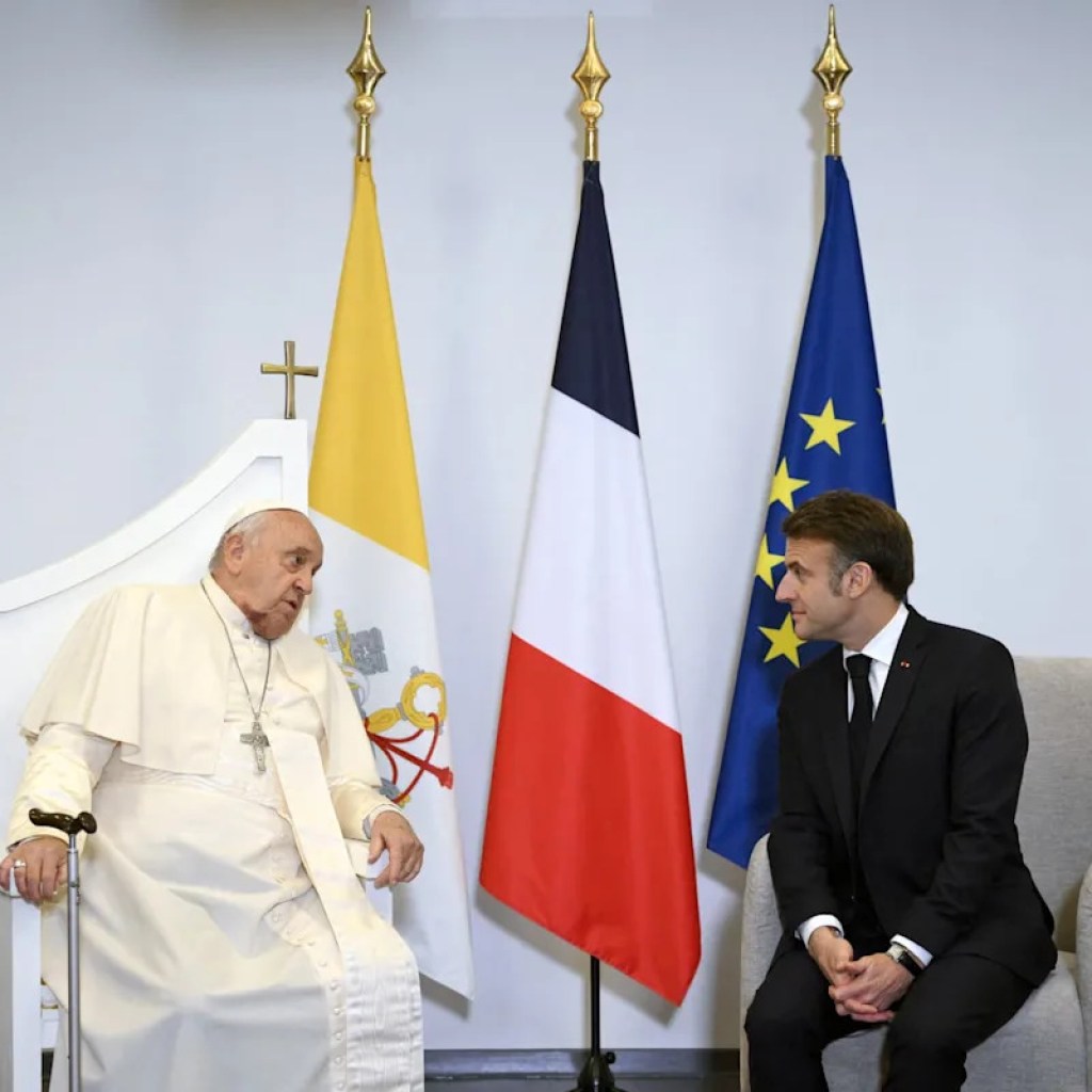 Tutoiement, tensions et tentative de séduction: quand Emmanuel Macron rencontrait le pape François Tutoiement, tensions et tentative de séduction: quand Emmanuel Macron rencontrait le pape François