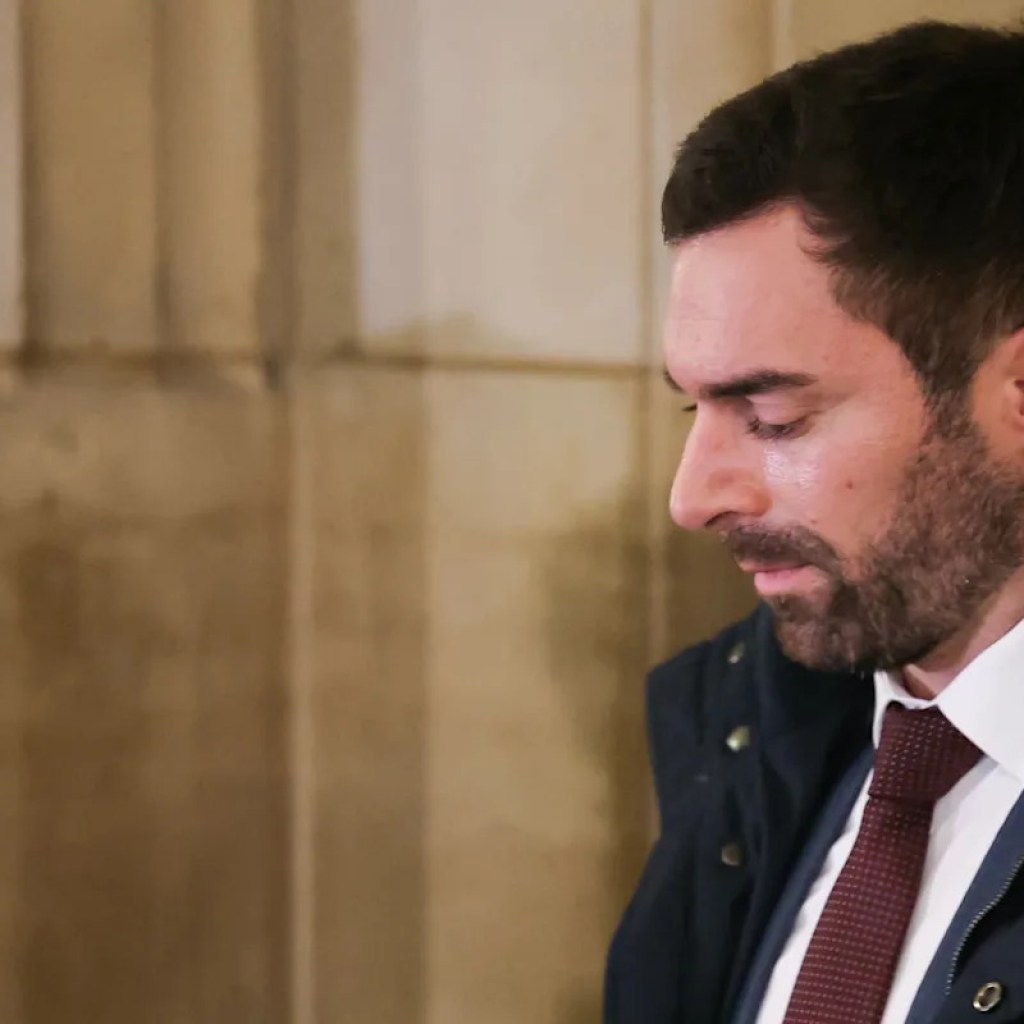 « Si on m’avait donné du travail… »: Julien Odoul peine à se défendre au procès en appel des assistants d’eurodéputés FN « Si on m’avait donné du travail… »: Julien Odoul peine à se défendre au procès en appel des assistants d’eurodéputés FN