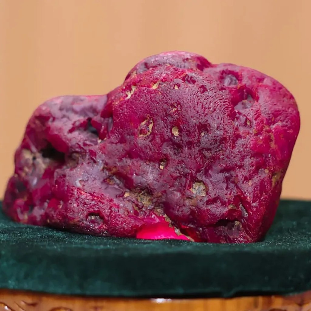 « Exceptionnellement gros, rare et difficile à trouver « : un rubis de 11.000 carats découvert en Birmanie « Exceptionnellement gros, rare et difficile à trouver « : un rubis de 11.000 carats découvert en Birmanie