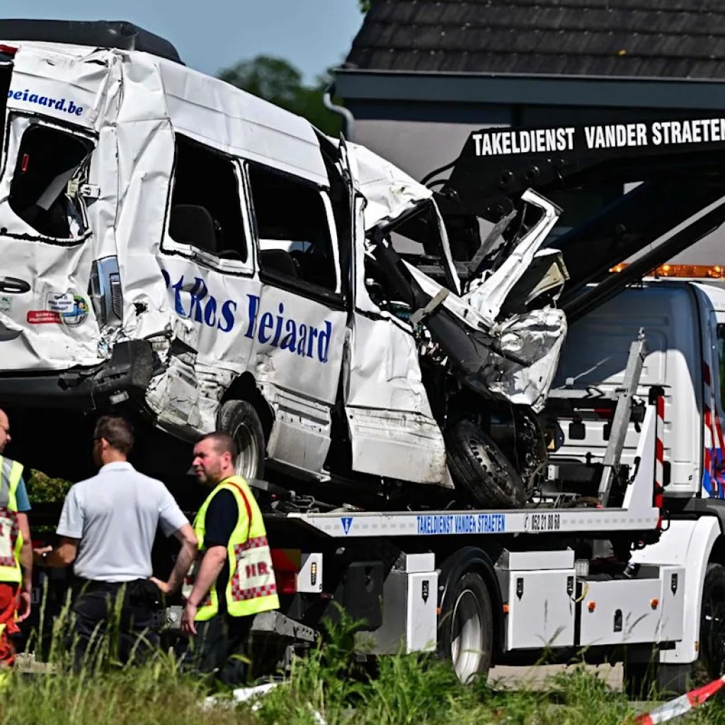 Accident en Belgique, redécoupage électoral aux États-Unis, Grèce, Roland-Garros : les informations de la nuit Accident en Belgique, redécoupage électoral aux États-Unis, Grèce, Roland-Garros : les informations de la nuit
