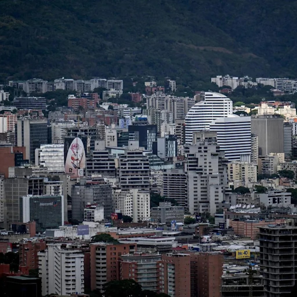 À Caracas, des explosions massives sur fond de vives tensions entre Donald Trump et le Venezuela À Caracas, des explosions massives sur fond de vives tensions entre Donald Trump et le Venezuela