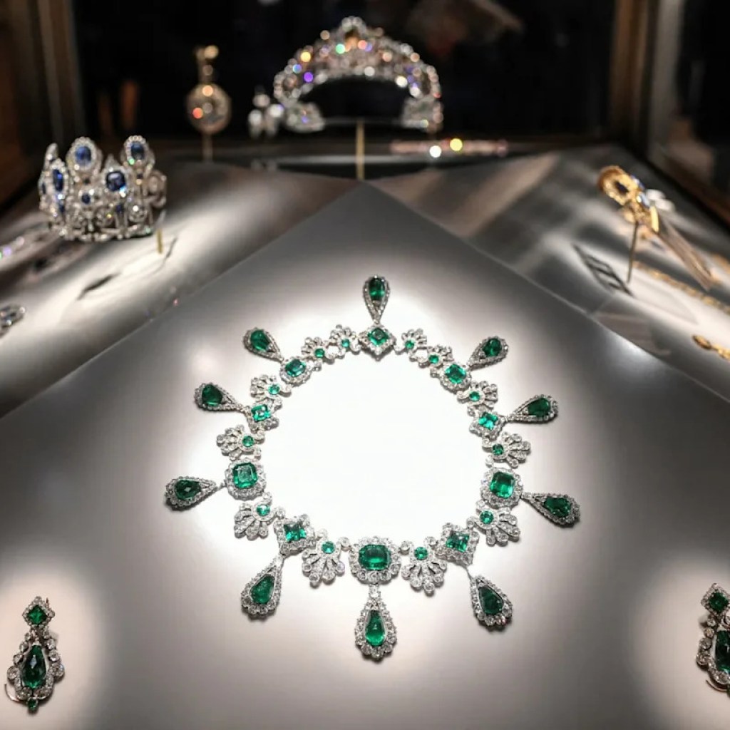 « Nous n’avons pas dit notre dernier mot »: la procureure de Paris revient sur le cambriolage du musée du Louvre, trois mois après les faits « Nous n’avons pas dit notre dernier mot »: la procureure de Paris revient sur le cambriolage du musée du Louvre, trois mois après les faits