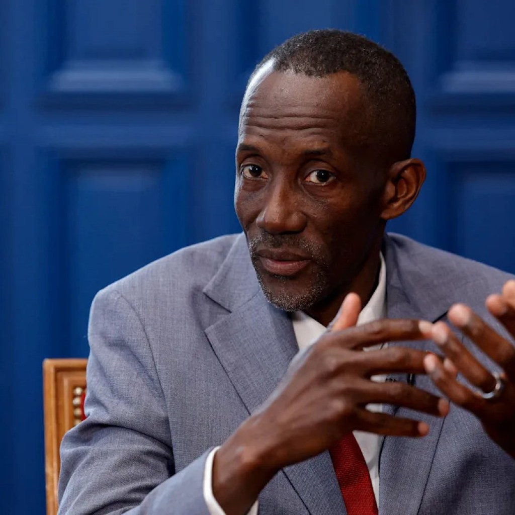 « Il se disqualifie à jamais »: le maire de Saint-Denis Bally Bagayoko déplore le « silence » d’Emmanuel Macron sur les violences contre les maires et le racisme « Il se disqualifie à jamais »: le maire de Saint-Denis Bally Bagayoko déplore le « silence » d’Emmanuel Macron sur les violences contre les maires et le racisme